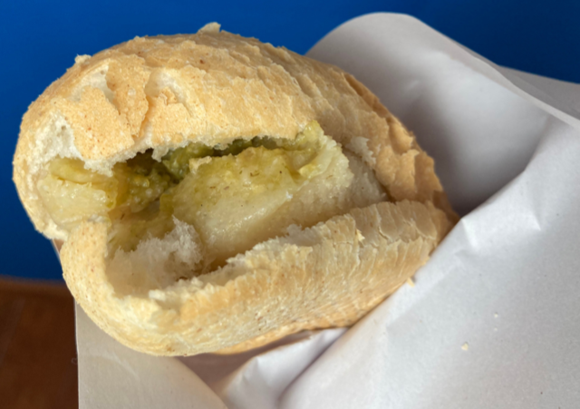 ¡Hay tamales oaxaqueños, tamales calientitos!